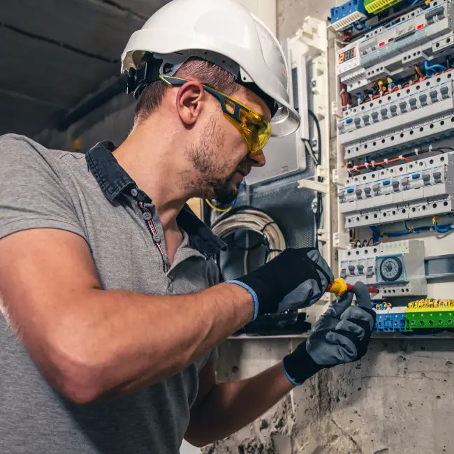 Manutenção Elétrica em Curitiba